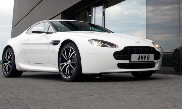  Aston Martin -    