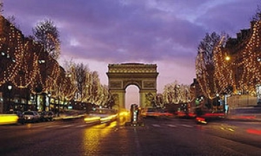 Через год парижане будут ездить на электромобилях