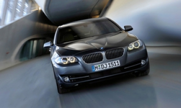 BMW вновь лидирует в премиум-сегменте