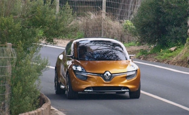 Фото нового компактвэна Renault появились в прессе