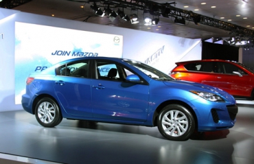 Mazda3 приобрела новый двигатель и обновилась