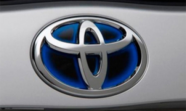 Toyota разработала датчики выезда на встречную полосу