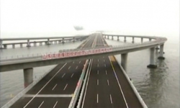 Китайцы построили самый длинный в мире надводный мост