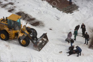 Смерть под снегоуборочным трактором