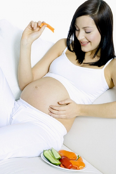 Врачи особо не рекомендуют употреблять беременным 2 вида продуктов