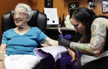 Женщина устроилась на работу в 101 год