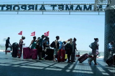 Теракт заставил иностранных туристов массово покидать Тунис