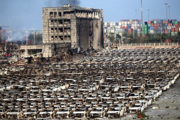Из-за мощного взрыва в Китае были уничтожены тысячи иномарок