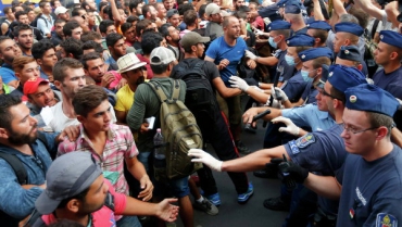 Беженцы напугали жителей Венгрии