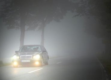 Безпечне управління автомобілем, якщо на дорозі туман
